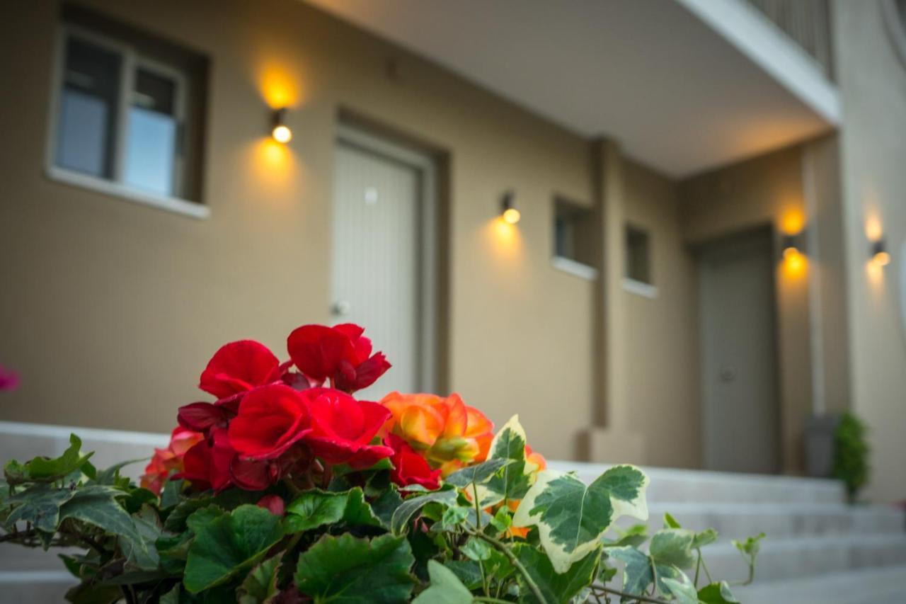 Forest Resort Suites Skiathos Трулос Екстериор снимка