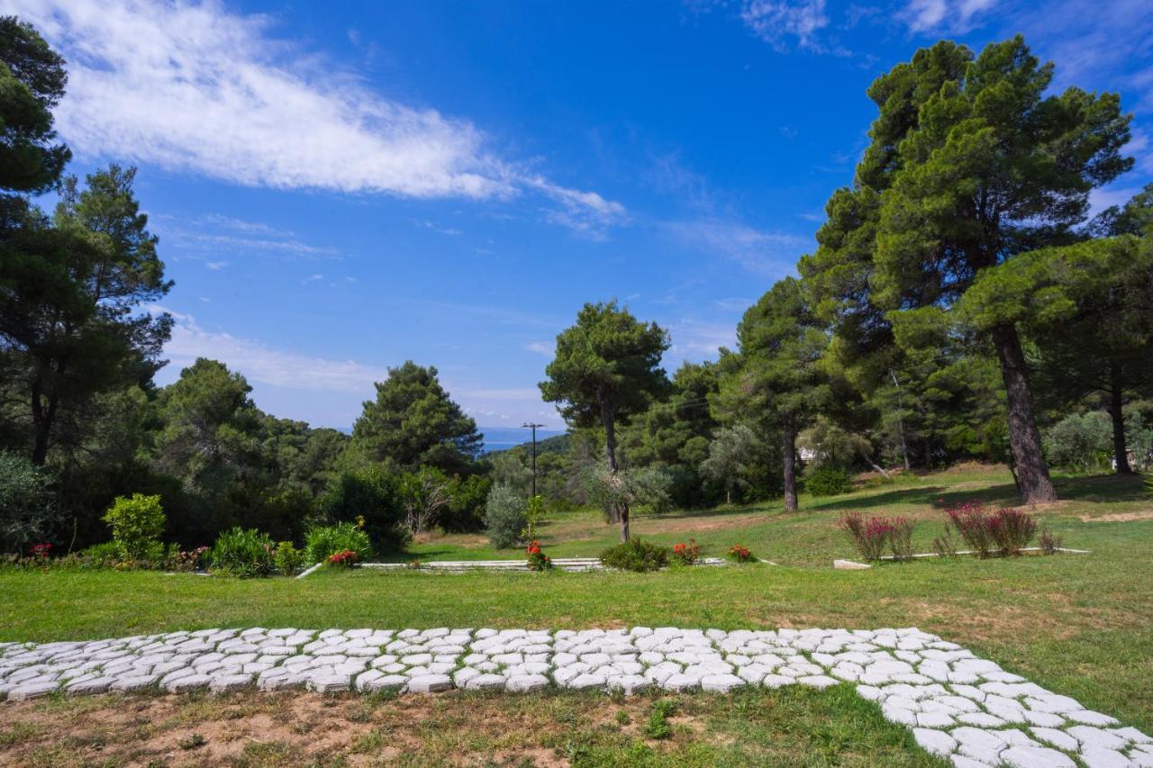 Forest Resort Suites Skiathos Трулос Екстериор снимка