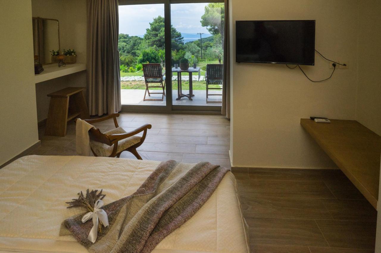 Forest Resort Suites Skiathos Трулос Екстериор снимка