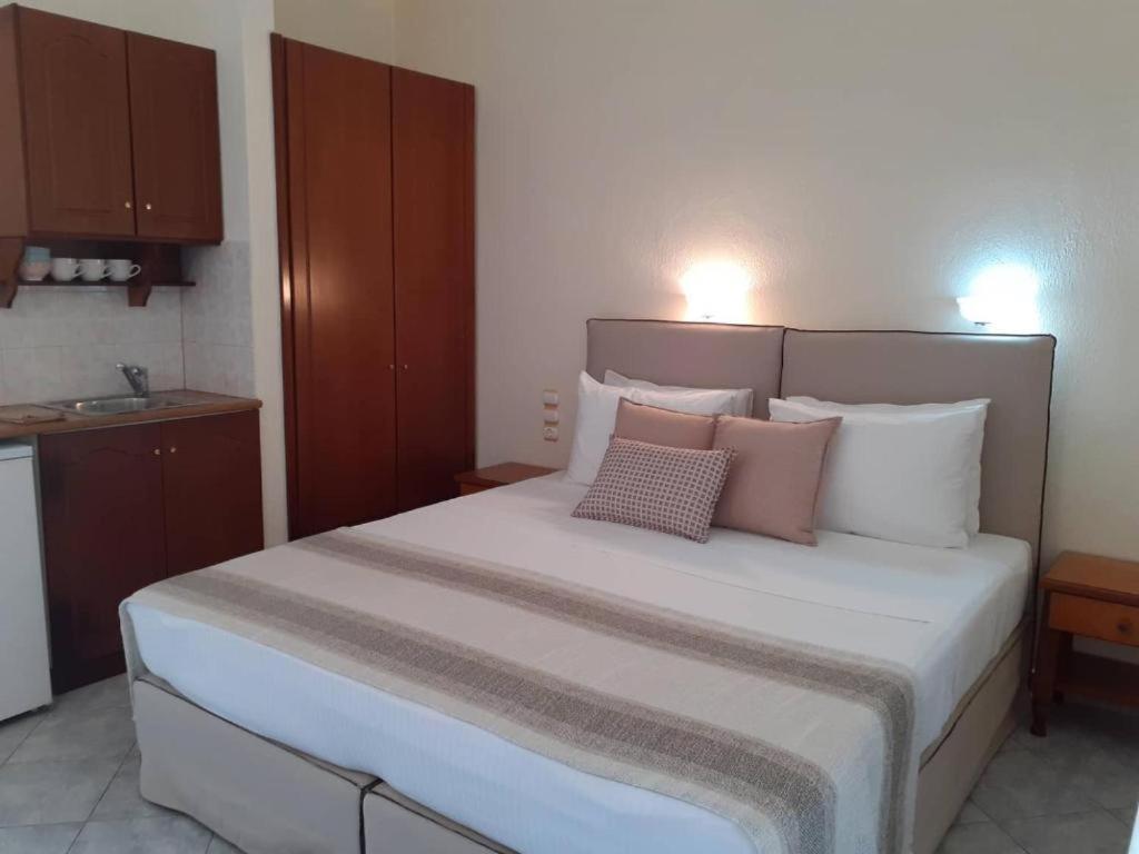 Forest Resort Suites Skiathos Трулос Екстериор снимка